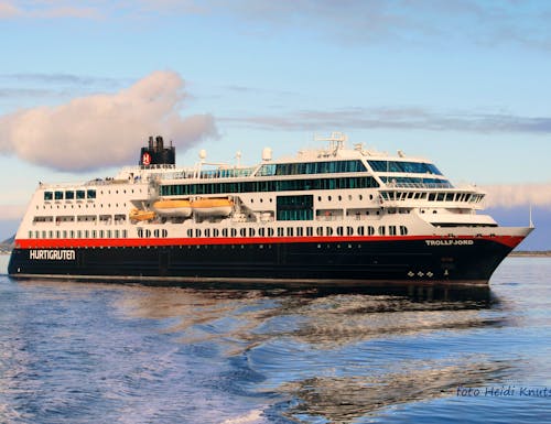 MS Trollfjord - Hurtigruten – © Hurtigruten Gästefoto: Heidi Knutsen