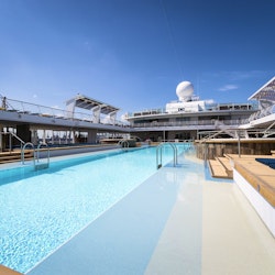 25 Meter Pool auf Mein Schiff 6 – © TUI Cruises