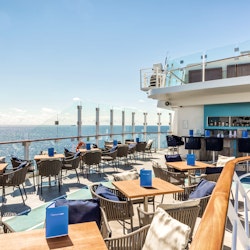 Außenbar auf Mein Schiff 6 – © TUI Cruises