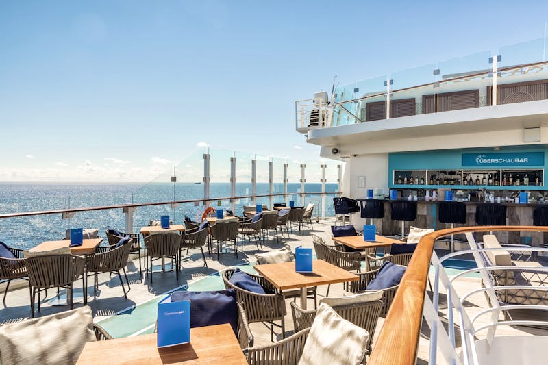 Außenbar auf Mein Schiff 6 - ©TUI Cruises