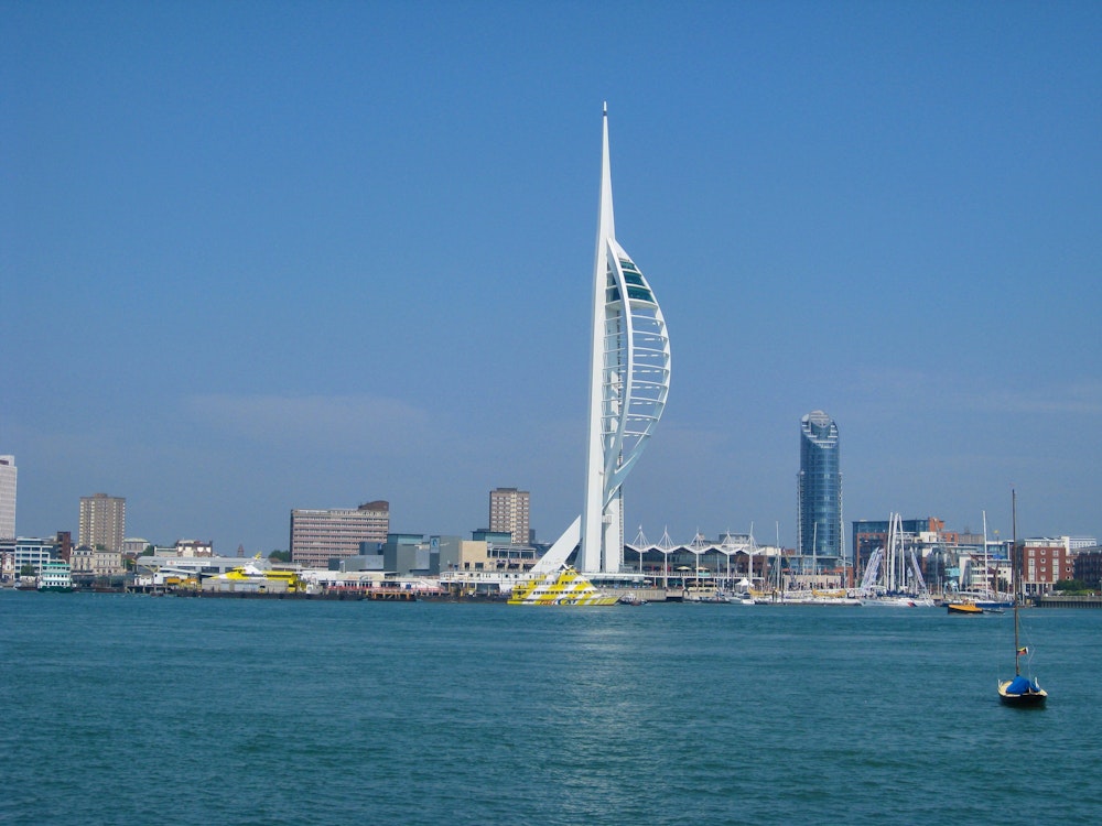 Portsmouth – Spinnaker Tower – © ©apegz - stock.adobe.com