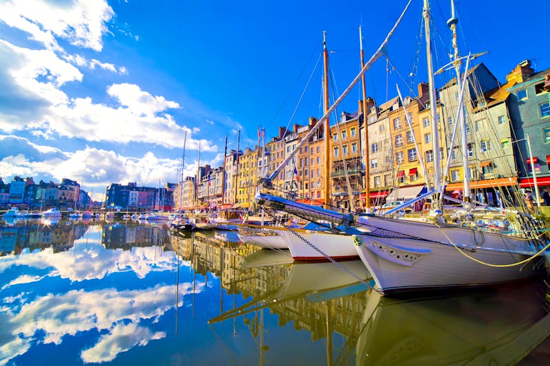 Honfleur in der Normandie - ©aterrom - Adobe Stock
