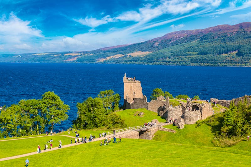 Urquhart Castle in Schottland - ©Sergii Figurnyi - Adobe Stock