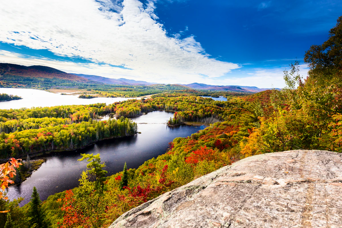Indian Summer Quebec&nbsp;&ndash;&nbsp;&copy;&nbsp;Hummingbird Art - Adobe Stock