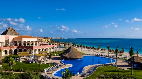 Hotelansicht – © Hotel Ocean Coral & Turquesa