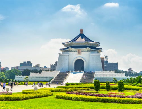 Taipeh Chiang Kai Shek Memorial in Taiwan – © Jate Pattenachinda - Adobe Stock