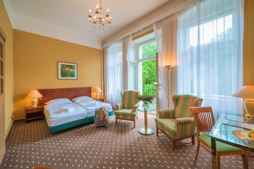 Franzensbad - Kurhotel Luisa - Zimmerbeispiel Doppelzimmer Komfort &ndash; &copy; Bad Franzensbad AG