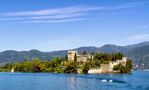 Isola del Garda &ndash; &copy; AnnaReinert - AdobeStock