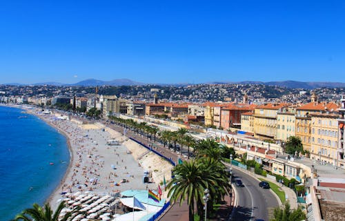 Plage de Nice, promenade des anglais (France, cte d'Azur) &ndash; &copy; ©Moebs Stphane - stock.adobe.com