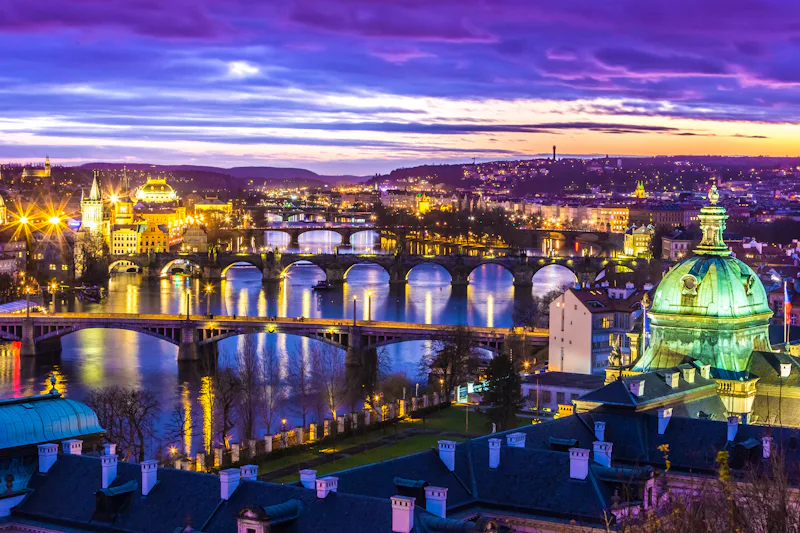 Prag – Brücken bei Sonnenuntergang&nbsp;&ndash;&nbsp;&copy;&nbsp;Figurniy Sergey – AdobeStock