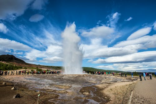 Gayser - Islanda - Strokkur - Geysir &ndash; &copy; mariettothebest - Adobe Stock