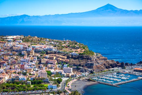 La Gomera, Teide im Hintergrund &ndash; &copy; ©ferkelraggae - stock.adobe.com