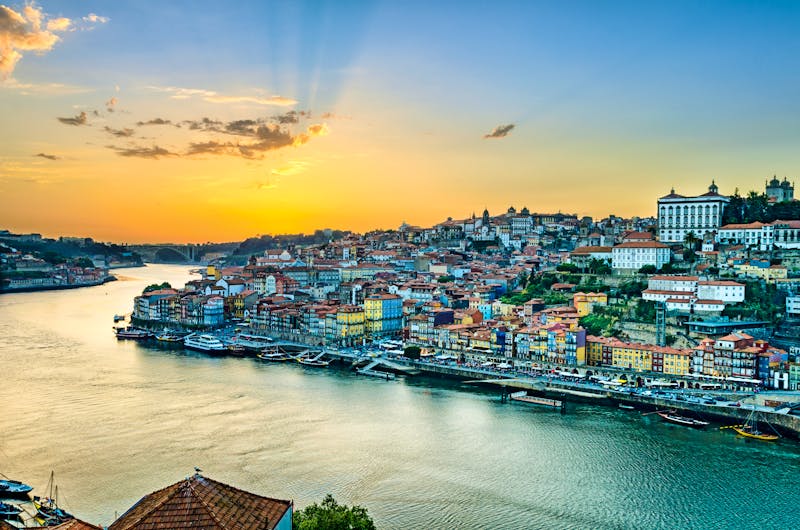 Sonnenuntergang in Porto, Portugal - ©©Mapics - stock.adobe.com