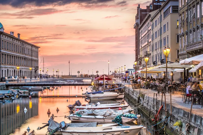 Canal grande in Trieste - &copy;eunikas - Adobe Stock
