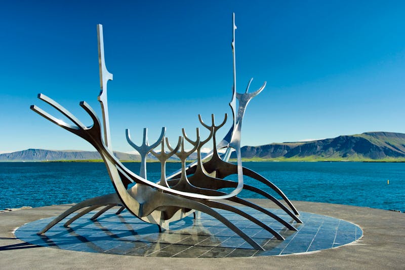 Reykjavik – Sonnenfahrt-Denkmal im Hafen - ©©Vacclav - stock.adobe.com
