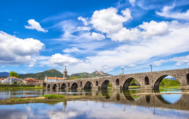 Römische Brücke in Ponte de Lima - &copy;Marc Venema - Adobe Stock