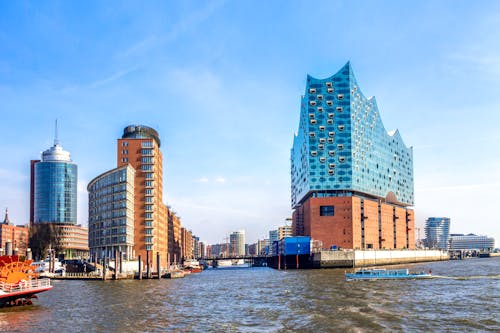 Hamburg, Elbphilharmonie, Speicherstadt  &ndash; &copy; ©pure-life-pictures - stock.adobe.com