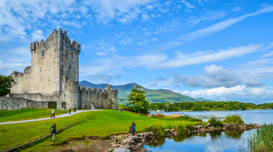 Ross Castle bei Killarney in Irland – © e55evu - stock.adobe.com
