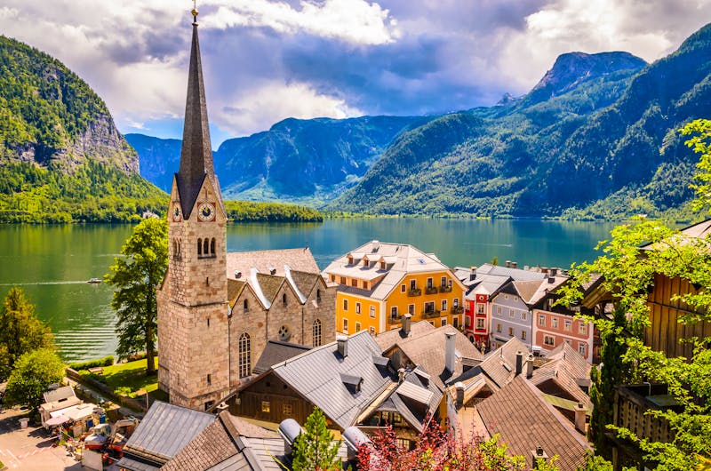 Hallstatt am Hallstätter See im Salzkammergut, - ©©olenaznakk - stock.adobe.com