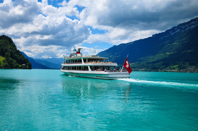 Schifffahrt auf dem Brienzersee im schweizer Kanton Bern - ©©Sascha F. - stock.adobe.com