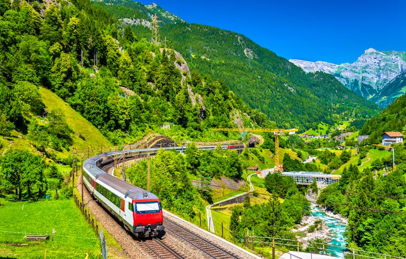 Gotthardt-Zugstrecke in der Schweiz - ©©Leonid Andronov - stock.adobe.com