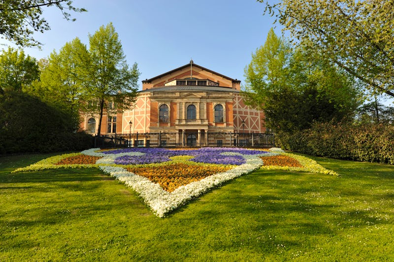 Parkanlage am Festspielhaus in Bayreuth – © nmann77 - Fotolia
