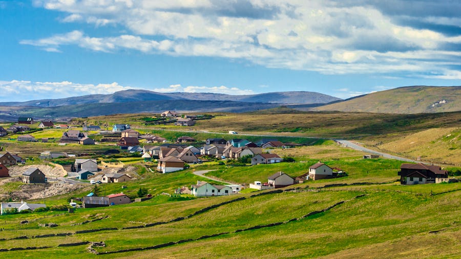Shetlandinseln – Zentrum von Lerwick – © aiaikawa – AdobeStock