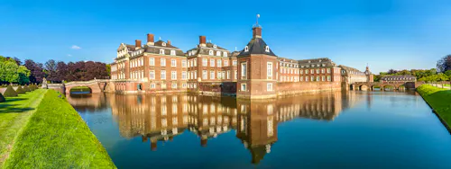 Schloss Nordkirchen im Münsterland &ndash; &copy; ©pure-life-pictures - stock.adobe.com