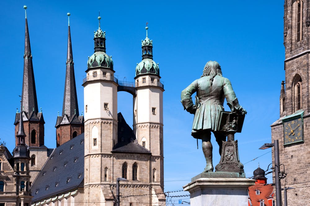 Halle (Saale) - Händel-Statue vor der Marktkirche &ndash; &copy; ©steschum - stock.adobe.com