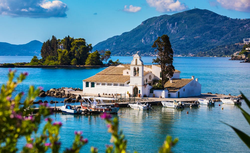 Korfu - Blick zur Mäuseinsel &ndash; &copy; milosducati - stock.adobe.com