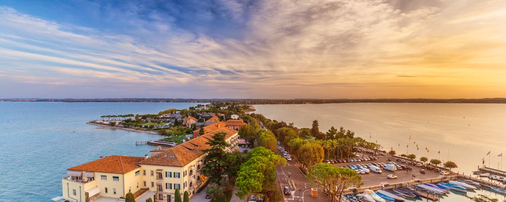 Gardasee – Sonnenuntergang über Sirmione – © fotoluk1983 – AdobeStock