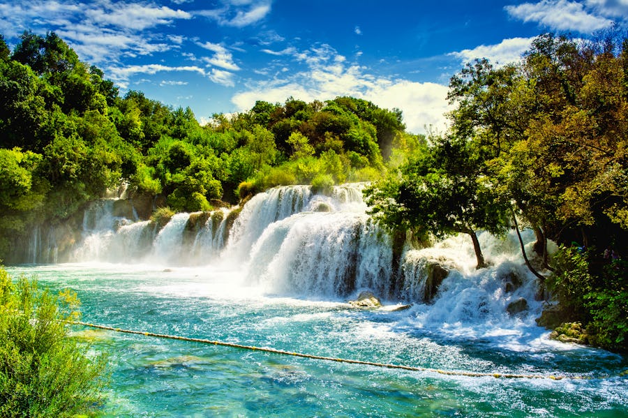 Wasserfall im Krka Nationalpark – © pershing - stock.adobe.com