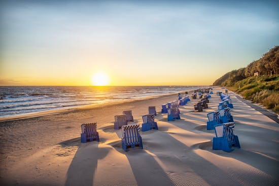 Usedom – Sonnenaufgang am Strand © Patrick – AdobeStock