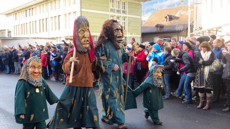 Harder-Potschete in Interlaken - Hardermannli mit seinem Wybl und den Zwergen - ©Annette Weise - Eberhardt TRAVEL