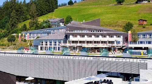 Hotel Rigi Kaltbad_Außenansicht Sommer – © Hotel Rigi Kaltbad