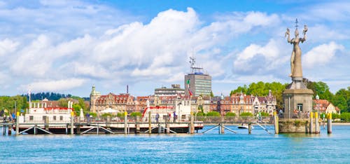 Konstanz - Skyline vom Schiff aus - Bodensee &ndash; &copy; ©Jürgen Fälchle - stock.adobe.com