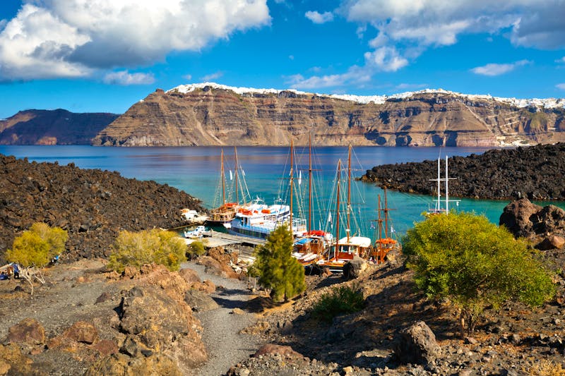 Sicht auf die Bucht der Insel Nea Kameni  - ©©milangonda - stock.adobe.com