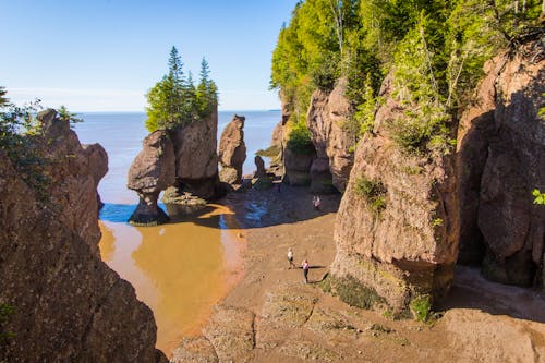 Die Gesteinsformationen Hopewell Rocks am Bay of Fundy &ndash; &copy; ©Lucie - stock.adobe.com