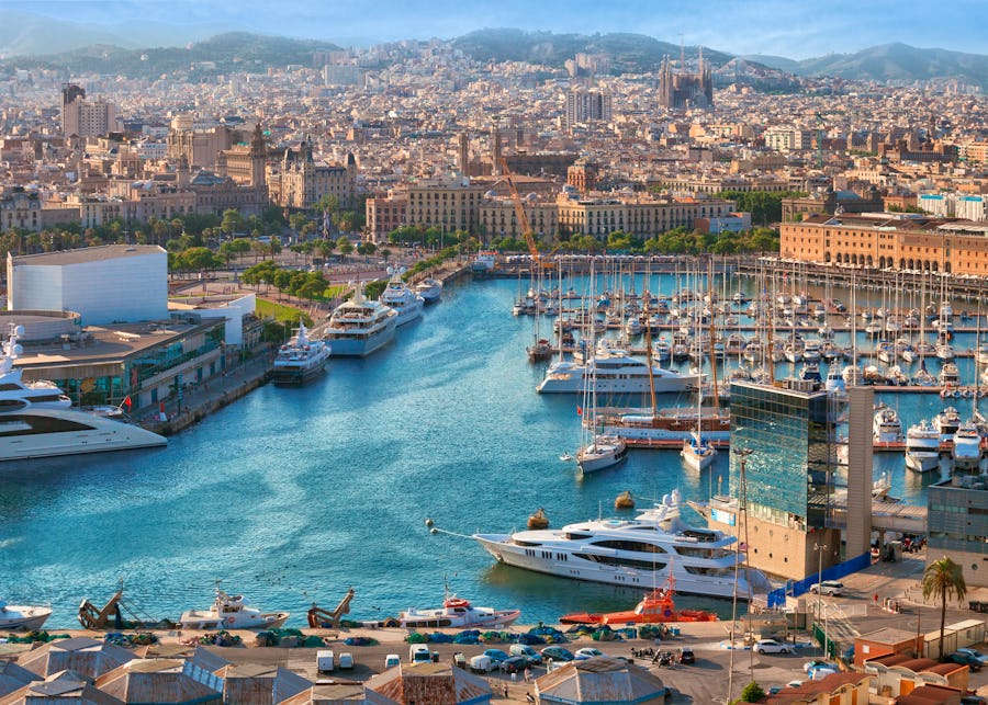 Blick in das Hafenbecken Barcelonas – © ©lena_serditova - stock.adobe.com