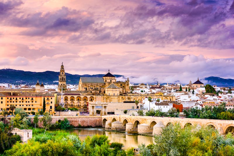 Sonnenuntergang über der Stadt Cordoba - ©©SeanPavonePhoto - stock.adobe.com