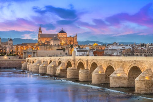 Einbruch der Dunkelheit über Cordoba &ndash; &copy; ©Frank Boston - stock.adobe.com