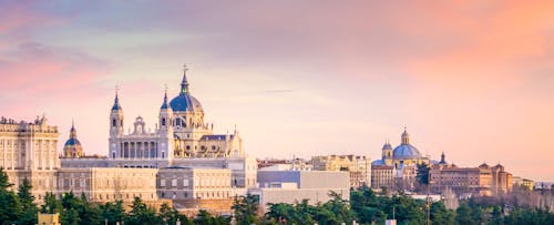 Almudenakathedrale in Madrid &ndash; &copy; ©LucVi - stock.adobe.com