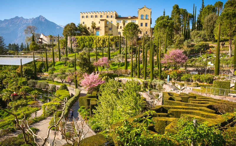Italien - Der bezaubernde Garten des Meraner Schlosses – © ©lorenza62 - stock.adobe.com
