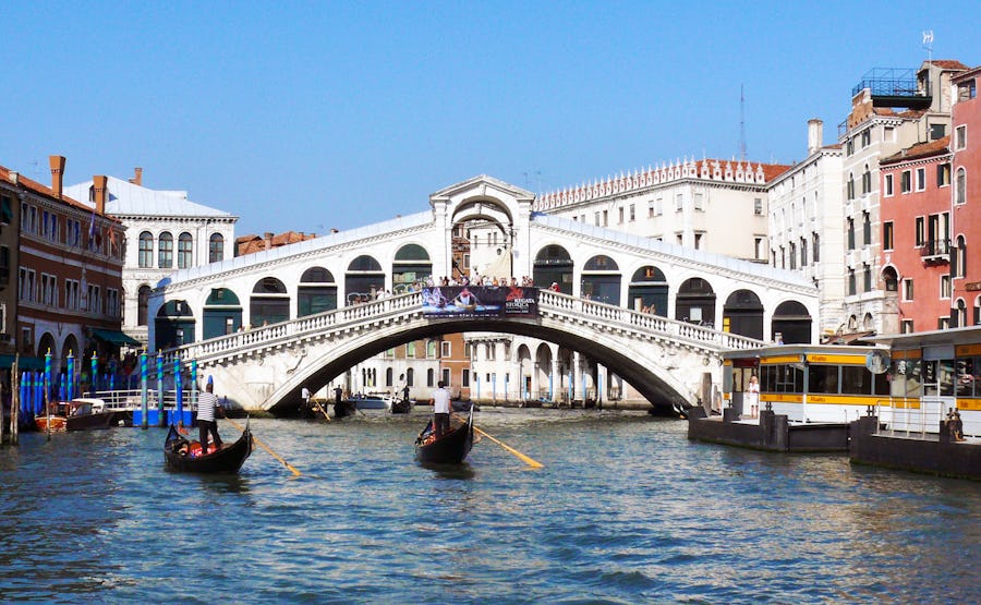 Italien - Die Rialtobrücke in Venedig  – © ©Caroline Schrader - stock.adobe.com