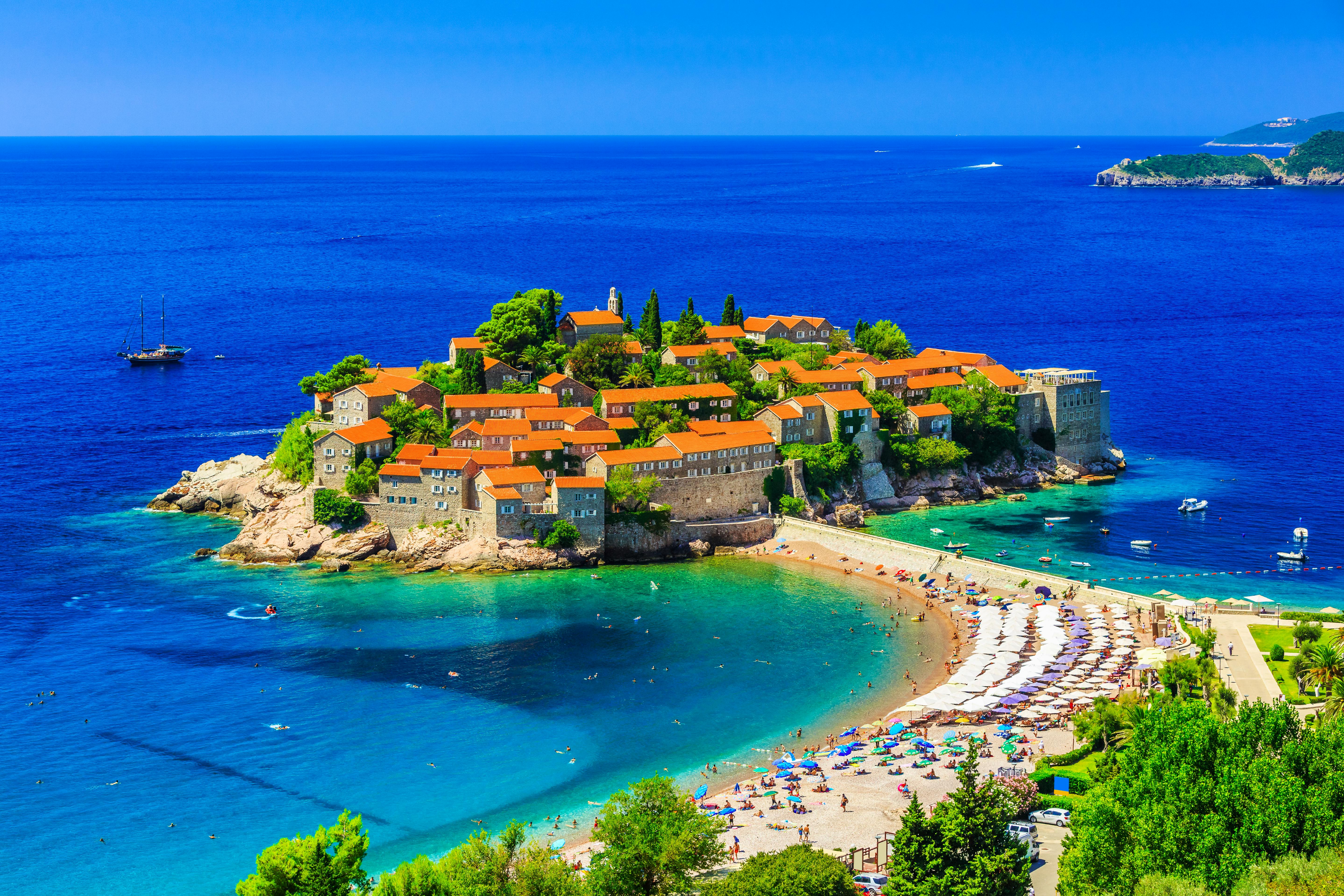 Die Insel Sveti Stefan &copy; ©emperorcosar - stock.adobe.com