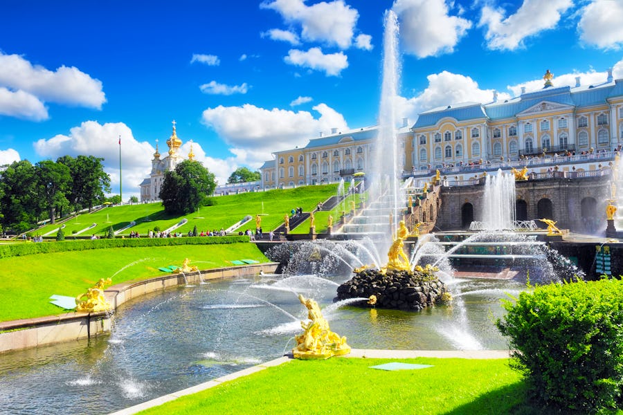 Der Peterhof in St.Petersburg – © ©BRIAN_KINNEY - stock.adobe.com