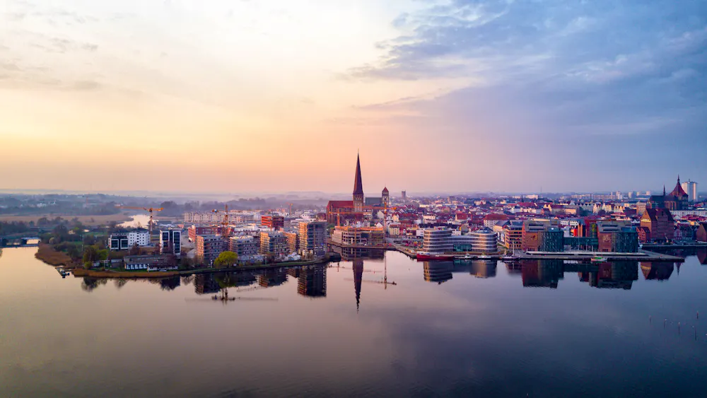 Rostocker Stadthafens &ndash; &copy; tl6781 – Adobe Stock