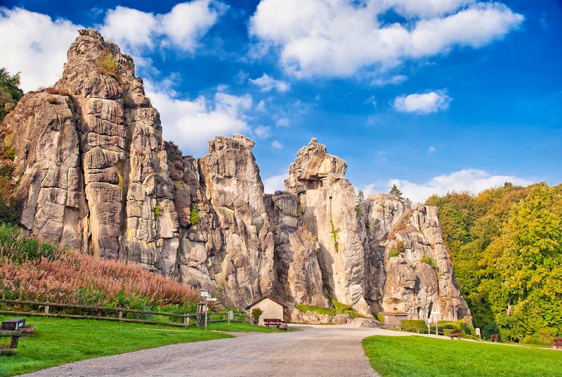 Externsteine im Teutoburger Wald - ©mojolo – Adobe Stock