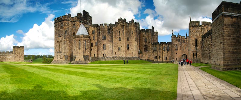 Alnwick Castle - ©Swan Liu – Adobe Stock