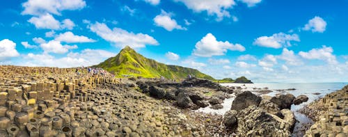 Blick auf die Steinsäulen des Naturphänomens Giant's Causeway &ndash; &copy; ©Sergii Figurnyi - stock.adobe.com